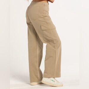 Size 31 Full Tilt Low Rise Invisible Waist Tan Khaki Cargo Pants